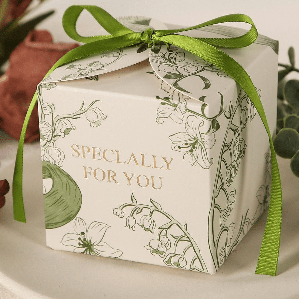  Коробки и корпоративная полиграфия к 8 Марта для бизнеса